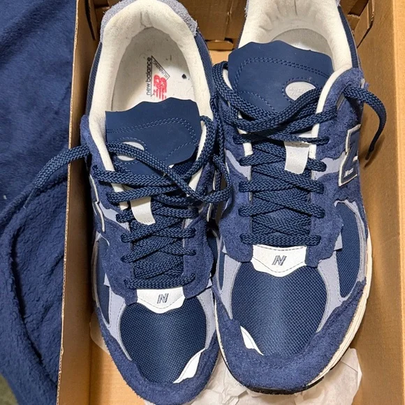 New Balance Navy and Light Gray Athletic Shoes - Picture 3 of 4